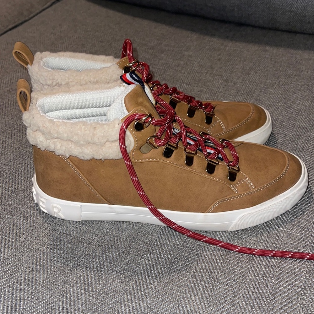 SUPER CUTE Tommy Hilfiger shoes/booties